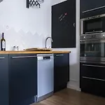 Hostnfly Apartments - Charming Apartment With View And Balcony